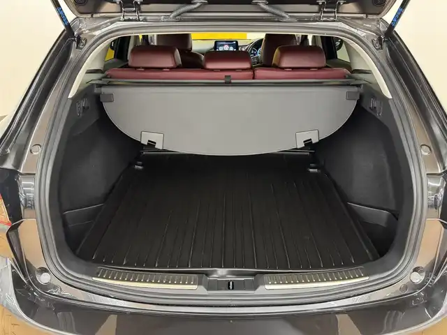 マツダ マツダ６ワゴン XD ブラックトーンエディション 群馬県 2022(令4)年 4万km マシーングレープレミアムM 安全装備/・衝突軽減ブレーキ/・クルーズコントロール/・クリアランスソナー/・レーンキープアシスト/・ブラインドスポット/・360°ビューモニター/・横滑り防止/・オートライト/・オートマチックハイビーム/純正コネクトナビ/・AM/FM/CD/DVD/・SD/USB/AUX/・Bluetooth/フルセグTV/ヘッドアップディスプレイ/前席シートヒーター/ハンドルヒーター/シートメモリー/前後ドライブレコーダー/LEDヘッドライト/フォグランプ/電動パーキング/オートホールド/ETC/純正フロアマット/純正19インチアルミホイール/スマートキー/プッシュスタート