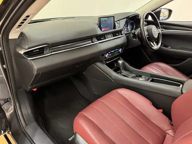 マツダ マツダ６ワゴン XD ブラックトーンエディション 群馬県 2022(令4)年 4万km マシーングレープレミアムM 安全装備/・衝突軽減ブレーキ/・クルーズコントロール/・クリアランスソナー/・レーンキープアシスト/・ブラインドスポット/・360°ビューモニター/・横滑り防止/・オートライト/・オートマチックハイビーム/純正コネクトナビ/・AM/FM/CD/DVD/・SD/USB/AUX/・Bluetooth/フルセグTV/ヘッドアップディスプレイ/前席シートヒーター/ハンドルヒーター/シートメモリー/前後ドライブレコーダー/LEDヘッドライト/フォグランプ/電動パーキング/オートホールド/ETC/純正フロアマット/純正19インチアルミホイール/スマートキー/プッシュスタート