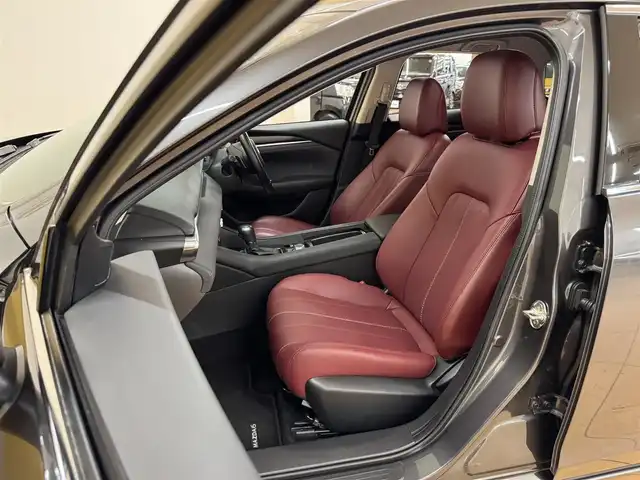 マツダ マツダ６ワゴン XD ブラックトーンエディション 群馬県 2022(令4)年 4万km マシーングレープレミアムM 安全装備/・衝突軽減ブレーキ/・クルーズコントロール/・クリアランスソナー/・レーンキープアシスト/・ブラインドスポット/・360°ビューモニター/・横滑り防止/・オートライト/・オートマチックハイビーム/純正コネクトナビ/・AM/FM/CD/DVD/・SD/USB/AUX/・Bluetooth/フルセグTV/ヘッドアップディスプレイ/前席シートヒーター/ハンドルヒーター/シートメモリー/前後ドライブレコーダー/LEDヘッドライト/フォグランプ/電動パーキング/オートホールド/ETC/純正フロアマット/純正19インチアルミホイール/スマートキー/プッシュスタート