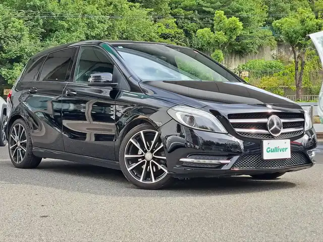 メルセデス・ベンツ Ｂ１８０ スポーツ 大阪府 2014(平26)年 14.8万km コスモスブラック /禁煙車//ワンオーナー //純正ナビ//AM/FM/BT/フルセグテレビ//バックカメラ//ETC//追従式クルーズコントロール//D席シートメモリー/パワーシート//前後ドライブレコーダー//ステアリングスイッチ//保証書//取扱説明書//スペアキー×1