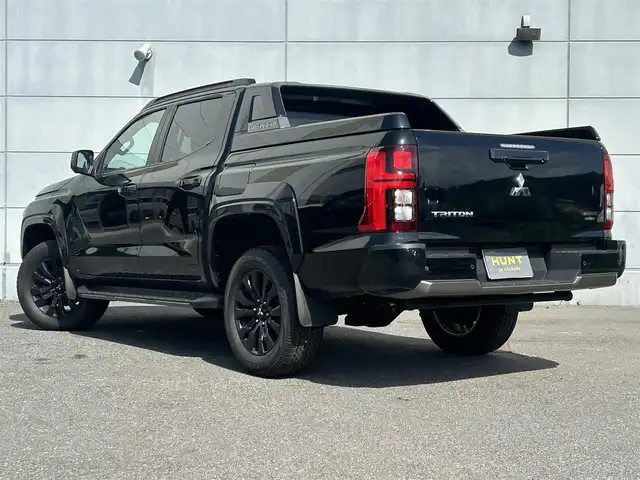 三菱 トライトン GSR 千葉県 2025(令7)年 0.2万km ダイヤモンドブラックマイカ e-アシスト/・衝突軽減ブレーキ/レーンキープアシスト/・レーダークルーズコントロール/オートハイビーム/・クリアランスソナー/ブラインドスポットモニター/・リアトラフィックアラート/標識認識/純正9インチスマホ連携ナビ/・フルセグ/BT/USB/カープレイ/全方位カメラ/ステアリングスイッチ/MTモード/レザーシート/パワーシート(D席)/シートヒーター(D/N席)/ステアリングヒーター/LEDヘッドライト/オートライト/フォグライト/スマートキー/プッシュスタート