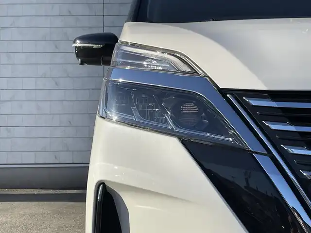 日産 セレナ ハイウェイスター V 福岡県 2021(令3)年 3.1万km ブリリアントホワイトパール 2トーン 純正10型SDナビ(フルセグTV/CD/DVD/BT/HDMI)アラウンドビューモニター後席モニタープロパイロットBSM両側パワスラドラレコETCデジタルインナーミラー純正LEDヘッドライト純正フロアマット純正16インチアルミホイールプッシュスタートスマートキー