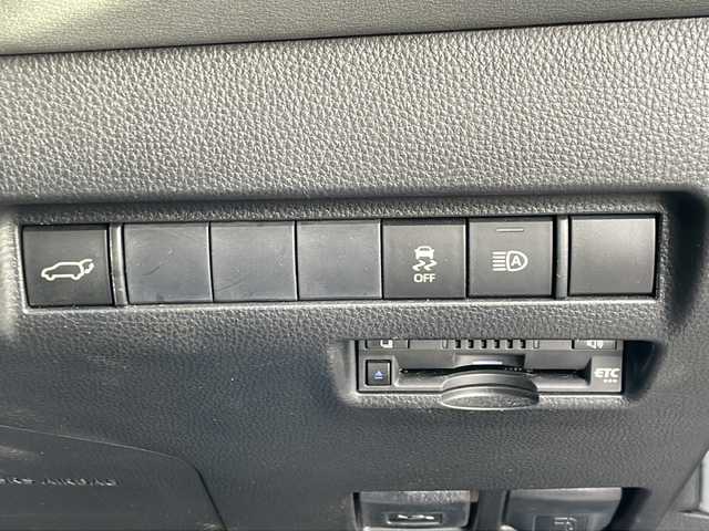 トヨタ ハリアー G 島根県 2021(令3)年 3.6万km ブラック 登録時走行距離35243km/ワンオーナー/Apple Car Play/純正メモリナビ/バックカメラ/ビルトインETC/前後ドライブレコーダー/デジタルインナーミラー/ハーフレザーシート/運転席席パワーシート/パワーバックドア/TOYOTA Safety Sense/・レーダークルーズ コントロール/・プリクラッシュセーフティ/・レーントレーシングアシスト/・レーンディパーチャーアラート/・ロードサインアシスト/・先行車発進告知機能/・オートマチックハイビーム/リアクロストラフィックアラート/パーキングサポートブレーキ/ブラインドスポットモニター/横滑り防止機能/純正18インチAW/スマートキー/純正LEDヘッドライト/禁煙車