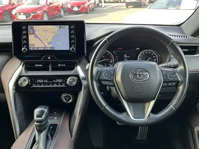 トヨタ ハリアー G 島根県 2021(令3)年 3.6万km ブラック 登録時走行距離35243km/ワンオーナー/Apple Car Play/純正メモリナビ/バックカメラ/ビルトインETC/前後ドライブレコーダー/デジタルインナーミラー/ハーフレザーシート/運転席席パワーシート/パワーバックドア/TOYOTA Safety Sense/・レーダークルーズ コントロール/・プリクラッシュセーフティ/・レーントレーシングアシスト/・レーンディパーチャーアラート/・ロードサインアシスト/・先行車発進告知機能/・オートマチックハイビーム/リアクロストラフィックアラート/パーキングサポートブレーキ/ブラインドスポットモニター/横滑り防止機能/純正18インチAW/スマートキー/純正LEDヘッドライト/禁煙車