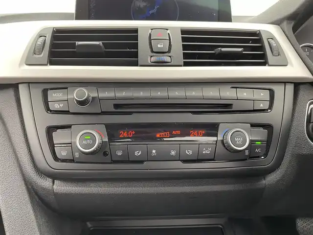 ＢＭＷ ３２０ｉ ツーリング 大分県 2014(平26)年 5万km アルピンホワイトⅢ 純正ナビ/（Bluetooth/AM/FM/CD/DVD)/バックカメラ/パワーバックドア/衝突軽減ブレーキ/レーンキープアシスト/前席パワーシート/ETC/ステアリングスイッチ/純正アルミホイール/MT付きAT/走行モード切替/（コンフォート/ECOPRO/sports）/保証書・取扱説明書