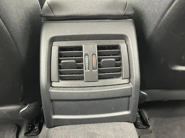 ＢＭＷ ３２０ｉ ツーリング 大分県 2014(平26)年 5万km アルピンホワイトⅢ 純正ナビ/（Bluetooth/AM/FM/CD/DVD)/バックカメラ/パワーバックドア/衝突軽減ブレーキ/レーンキープアシスト/前席パワーシート/ETC/ステアリングスイッチ/純正アルミホイール/MT付きAT/走行モード切替/（コンフォート/ECOPRO/sports）/保証書・取扱説明書