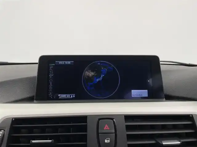 ＢＭＷ ３２０ｉ ツーリング 大分県 2014(平26)年 5万km アルピンホワイトⅢ 純正ナビ/（Bluetooth/AM/FM/CD/DVD)/バックカメラ/パワーバックドア/衝突軽減ブレーキ/レーンキープアシスト/前席パワーシート/ETC/ステアリングスイッチ/純正アルミホイール/MT付きAT/走行モード切替/（コンフォート/ECOPRO/sports）/保証書・取扱説明書