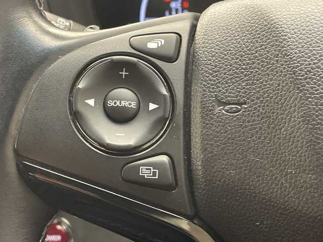 ホンダ ヴェゼル ハイブリッド RS ホンダセンシング 愛媛県 2018(平30)年 4.9万km プレミアムクリスタルレッドM 純正ナビ　フルセグＴＶ　バックカメラ　Ｂｌｕｅｔｏｏｔｈ　衝突被害軽減ブレーキ　シートヒーター　アダプティブクルーズコントロール　レーンアシスト　ビルトインＥＴＣ　ＬＥＤライト　パドルシフト　禁煙車