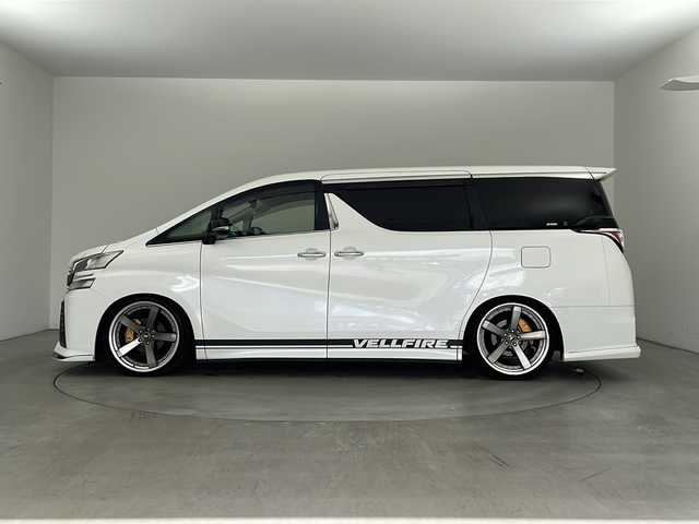 トヨタ ヴェルファイア Z Gエディション 兵庫県 2016(平28)年 4.5万km ホワイトパールクリスタルシャイン ・アルパインBIGXナビ/・CD・DVD・BT・SD/・フルセグTV/・バックカメラ/・ビルトインETC/・サンルーフ/・両側パワースライドドア/・社外デジタルインナーミラー/・GPSレーダー/・レーダークルーズコントロール/・インテリジェンスクリアランスソナー/・クリアランスソナー/・AC１００V充電/・前方ドライブレコーダー/・電動リアゲート/・電動パーキングブレーキ/・オートホールド/・ステアリングヒーター/・ステアリングスイッチ/・レザーシート/・シートヒーター/・前席パワーシート/・運転席パワーシートメモリ機能/・アルパイン12.8インチ後席モニター/・テイン車高調/・MTモード付AT/・シルクブレイズ社外エアロ/・LEDヘッドライト/・フォグランプ/・社外LEDテールランプ（純正積載）/・純正ドアバイザー/・純正フロアマット/・電動格納ミラー/・WORK社外21インチホイール/・スマートキー