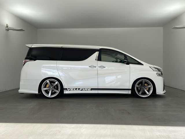 トヨタ ヴェルファイア Z Gエディション 兵庫県 2016(平28)年 4.5万km ホワイトパールクリスタルシャイン ・アルパインBIGXナビ/・CD・DVD・BT・SD/・フルセグTV/・バックカメラ/・ビルトインETC/・サンルーフ/・両側パワースライドドア/・社外デジタルインナーミラー/・GPSレーダー/・レーダークルーズコントロール/・インテリジェンスクリアランスソナー/・クリアランスソナー/・AC１００V充電/・前方ドライブレコーダー/・電動リアゲート/・電動パーキングブレーキ/・オートホールド/・ステアリングヒーター/・ステアリングスイッチ/・レザーシート/・シートヒーター/・前席パワーシート/・運転席パワーシートメモリ機能/・アルパイン12.8インチ後席モニター/・テイン車高調/・MTモード付AT/・シルクブレイズ社外エアロ/・LEDヘッドライト/・フォグランプ/・社外LEDテールランプ（純正積載）/・純正ドアバイザー/・純正フロアマット/・電動格納ミラー/・WORK社外21インチホイール/・スマートキー