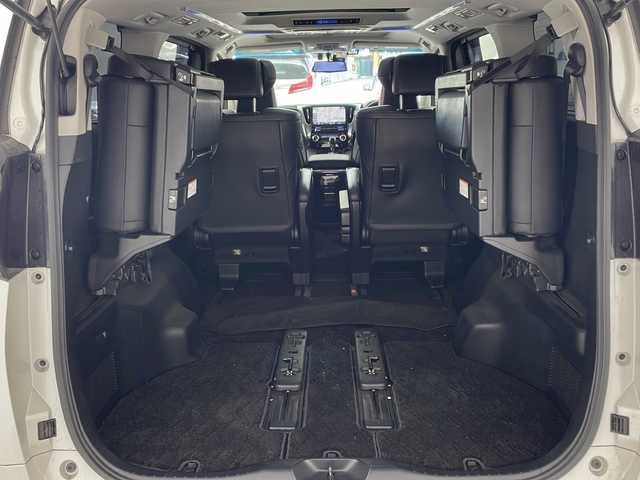 トヨタ ヴェルファイア Z Gエディション 兵庫県 2016(平28)年 4.5万km ホワイトパールクリスタルシャイン ・アルパインBIGXナビ/・CD・DVD・BT・SD/・フルセグTV/・バックカメラ/・ビルトインETC/・サンルーフ/・両側パワースライドドア/・社外デジタルインナーミラー/・GPSレーダー/・レーダークルーズコントロール/・インテリジェンスクリアランスソナー/・クリアランスソナー/・AC１００V充電/・前方ドライブレコーダー/・電動リアゲート/・電動パーキングブレーキ/・オートホールド/・ステアリングヒーター/・ステアリングスイッチ/・レザーシート/・シートヒーター/・前席パワーシート/・運転席パワーシートメモリ機能/・アルパイン12.8インチ後席モニター/・テイン車高調/・MTモード付AT/・シルクブレイズ社外エアロ/・LEDヘッドライト/・フォグランプ/・社外LEDテールランプ（純正積載）/・純正ドアバイザー/・純正フロアマット/・電動格納ミラー/・WORK社外21インチホイール/・スマートキー