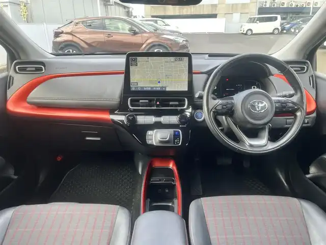 トヨタ アクア Z 島根県 2023(令5)年 6万km プラチナホワイトパールマイカ 純正１０．５型ナビ　/Ｂｌｕｅｔｏｏｔｈ接続　/全方位／バックカメラ　/ＥＴＣ　/ミラー一体型前後ドライブレコーダー　/クルーズコントロール　/ブラインドスポットモニター　/ヘッドアップディスプレイ　/パーキングアシスト/前後コーナーセンサー　/運転席パワーシート/前席シートヒーター　/ステアリングヒーター/オートハイビーム／ライト　/純正ＬＥＤヘッドライト　/純正１５インチアルミホイール/純正フロアマット