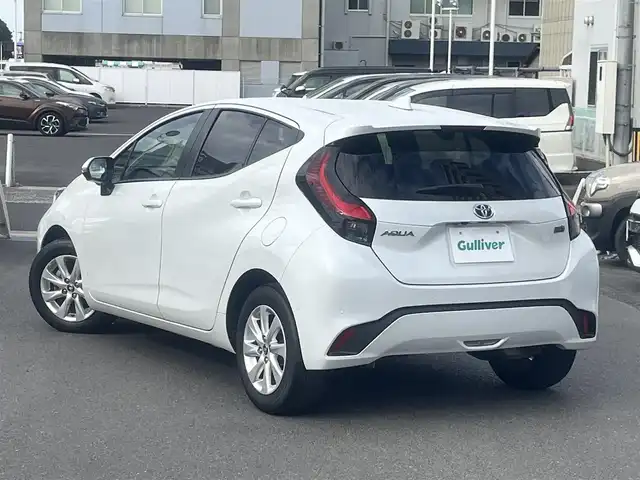 トヨタ アクア Z 島根県 2023(令5)年 6万km プラチナホワイトパールマイカ 純正１０．５型ナビ　/Ｂｌｕｅｔｏｏｔｈ接続　/全方位／バックカメラ　/ＥＴＣ　/ミラー一体型前後ドライブレコーダー　/クルーズコントロール　/ブラインドスポットモニター　/ヘッドアップディスプレイ　/パーキングアシスト/前後コーナーセンサー　/運転席パワーシート/前席シートヒーター　/ステアリングヒーター/オートハイビーム／ライト　/純正ＬＥＤヘッドライト　/純正１５インチアルミホイール/純正フロアマット