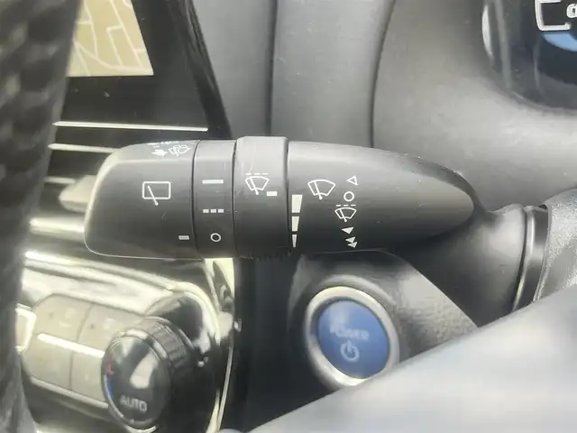 トヨタ アクア Z 島根県 2023(令5)年 6万km プラチナホワイトパールマイカ 純正１０．５型ナビ　/Ｂｌｕｅｔｏｏｔｈ接続　/全方位／バックカメラ　/ＥＴＣ　/ミラー一体型前後ドライブレコーダー　/クルーズコントロール　/ブラインドスポットモニター　/ヘッドアップディスプレイ　/パーキングアシスト/前後コーナーセンサー　/運転席パワーシート/前席シートヒーター　/ステアリングヒーター/オートハイビーム／ライト　/純正ＬＥＤヘッドライト　/純正１５インチアルミホイール/純正フロアマット