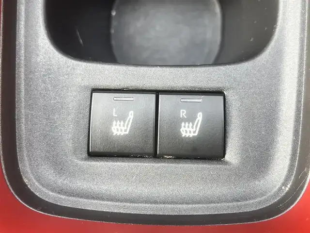 トヨタ アクア Z 島根県 2023(令5)年 6万km プラチナホワイトパールマイカ 純正１０．５型ナビ　/Ｂｌｕｅｔｏｏｔｈ接続　/全方位／バックカメラ　/ＥＴＣ　/ミラー一体型前後ドライブレコーダー　/クルーズコントロール　/ブラインドスポットモニター　/ヘッドアップディスプレイ　/パーキングアシスト/前後コーナーセンサー　/運転席パワーシート/前席シートヒーター　/ステアリングヒーター/オートハイビーム／ライト　/純正ＬＥＤヘッドライト　/純正１５インチアルミホイール/純正フロアマット