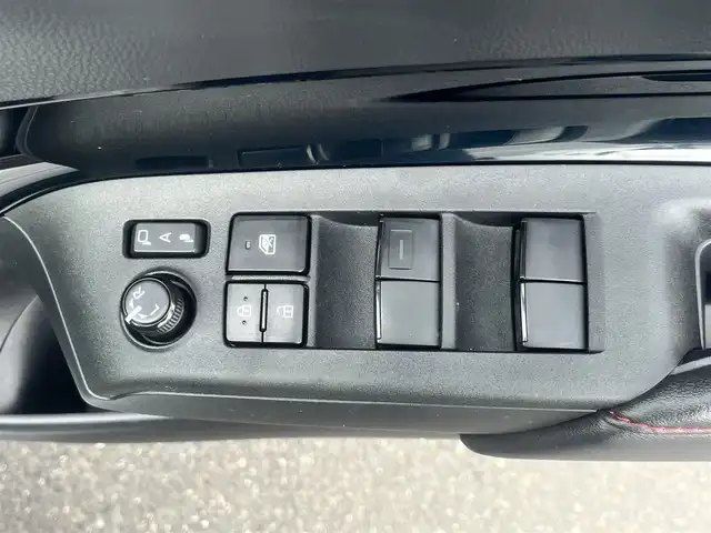 トヨタ アクア Z 島根県 2023(令5)年 6万km プラチナホワイトパールマイカ 純正１０．５型ナビ　/Ｂｌｕｅｔｏｏｔｈ接続　/全方位／バックカメラ　/ＥＴＣ　/ミラー一体型前後ドライブレコーダー　/クルーズコントロール　/ブラインドスポットモニター　/ヘッドアップディスプレイ　/パーキングアシスト/前後コーナーセンサー　/運転席パワーシート/前席シートヒーター　/ステアリングヒーター/オートハイビーム／ライト　/純正ＬＥＤヘッドライト　/純正１５インチアルミホイール/純正フロアマット