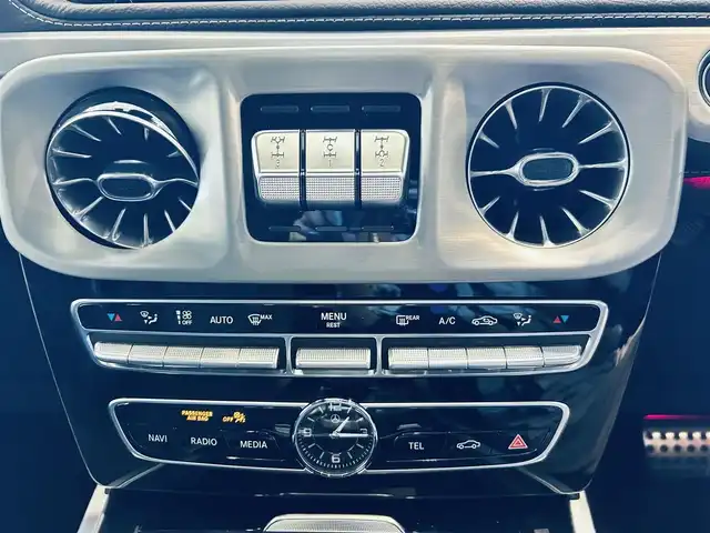 メルセデス・ベンツ ゲレンデヴァーゲン Ｇ４００ｄ AMGライン 大阪府 2022(令4)年 1.1万km 白 サンルーフ/Burmeste/レーダーセーフティ/純正ナビ/TV/360度カメラ/applecarplay/ACC/純正20インチAW/LEDヘッドライト/アンビエントライト/ブラインドスポット/クリアランスソナー/黒革/メモリ付きパワーシート/シートヒーター/パドルシフト/ETC/ドラレコ