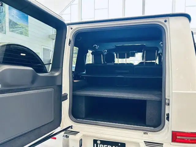 メルセデス・ベンツ ゲレンデヴァーゲン Ｇ４００ｄ AMGライン 大阪府 2022(令4)年 1.1万km 白 サンルーフ/Burmeste/レーダーセーフティ/純正ナビ/TV/360度カメラ/applecarplay/ACC/純正20インチAW/LEDヘッドライト/アンビエントライト/ブラインドスポット/クリアランスソナー/黒革/メモリ付きパワーシート/シートヒーター/パドルシフト/ETC/ドラレコ