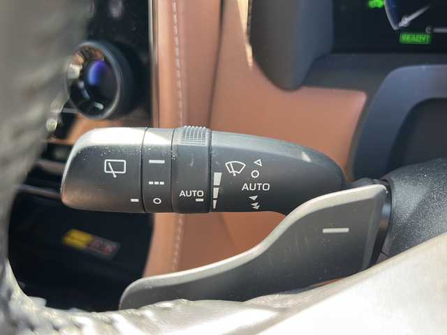 トヨタ ヴェルファイア ハイブリット Z プレミア 香川県 2023(令5)年 6.7万km プラチナホワイトパールマイカ 純正14インチHDディスプレイオーディオPlus（フルセグTV/BT)/アラウンドユーモニター/ブラインドスポットモニター/デジタルインナーミラー/後席モニター/ドライバーモニター/純正GRエアロ（フロント，サイド，リア）/両側パワースライドドア/サンルーフ/3列シート/電動リアゲート/ドライブレコーダー/パワーシート/シートヒーター/エアシート/コーナーセンサー/オートマチックハイビーム/シートメモリー/社外マフラー/ビルトインETC2.0