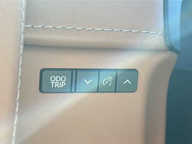 トヨタ ヴェルファイア ハイブリット Z プレミア 香川県 2023(令5)年 6.7万km プラチナホワイトパールマイカ 純正14インチHDディスプレイオーディオPlus（フルセグTV/BT)/アラウンドユーモニター/ブラインドスポットモニター/デジタルインナーミラー/後席モニター/ドライバーモニター/純正GRエアロ（フロント，サイド，リア）/両側パワースライドドア/サンルーフ/3列シート/電動リアゲート/ドライブレコーダー/パワーシート/シートヒーター/エアシート/コーナーセンサー/オートマチックハイビーム/シートメモリー/社外マフラー/ビルトインETC2.0