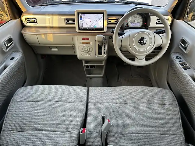 スズキ ラパン X 滋賀県 2016(平28)年 5.1万km シフォンアイボリーメタリック 社外9インチナビ/【Bluetooth/CD/DVD/フルセグTV】/バックカメラ/衝突軽減ブレーキ/HIDヘッドライト/オートライト/前後ドライブレコーダー/D席シートヒーター/ビルトインETC/ドアバイザー/純正フロアマット/プッシュスタート/スマートキー