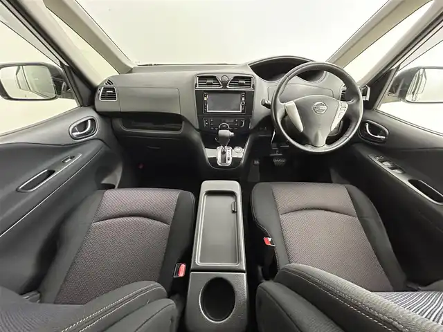 日産 セレナ ハイウェイスター 道央・札幌 2013(平25)年 8.3万km ブリリアントホワイトパール ・４WD/・純正メモリナビ/・フルセグTV/・CD/DVD/・Bluetooth/・パワースライドドア/・ETC/・クルーズコントロール/・プッシュスタート/・スマートキー/・純正エンジンスターター/・電格ミラー/・オートライト/・オートエアコン/・純正フロアマット/・純正ドアバイザー/・キセノンヘッドライト/・横滑り防止装置/・HIDヘッドライト/・フォグライト/・オートライト