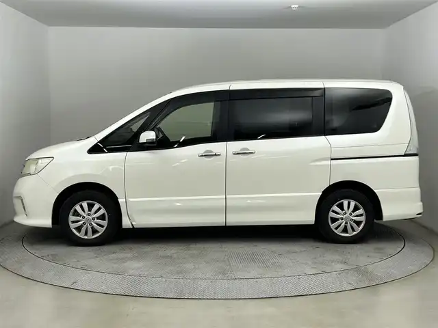 日産 セレナ ハイウェイスター 道央・札幌 2013(平25)年 8.3万km ブリリアントホワイトパール ・４WD/・純正メモリナビ/・フルセグTV/・CD/DVD/・Bluetooth/・パワースライドドア/・ETC/・クルーズコントロール/・プッシュスタート/・スマートキー/・純正エンジンスターター/・電格ミラー/・オートライト/・オートエアコン/・純正フロアマット/・純正ドアバイザー/・キセノンヘッドライト/・横滑り防止装置/・HIDヘッドライト/・フォグライト/・オートライト