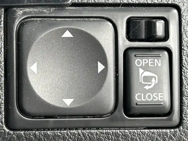 日産 セレナ ハイウェイスター 道央・札幌 2013(平25)年 8.3万km ブリリアントホワイトパール ・４WD/・純正メモリナビ/・フルセグTV/・CD/DVD/・Bluetooth/・パワースライドドア/・ETC/・クルーズコントロール/・プッシュスタート/・スマートキー/・純正エンジンスターター/・電格ミラー/・オートライト/・オートエアコン/・純正フロアマット/・純正ドアバイザー/・キセノンヘッドライト/・横滑り防止装置/・HIDヘッドライト/・フォグライト/・オートライト