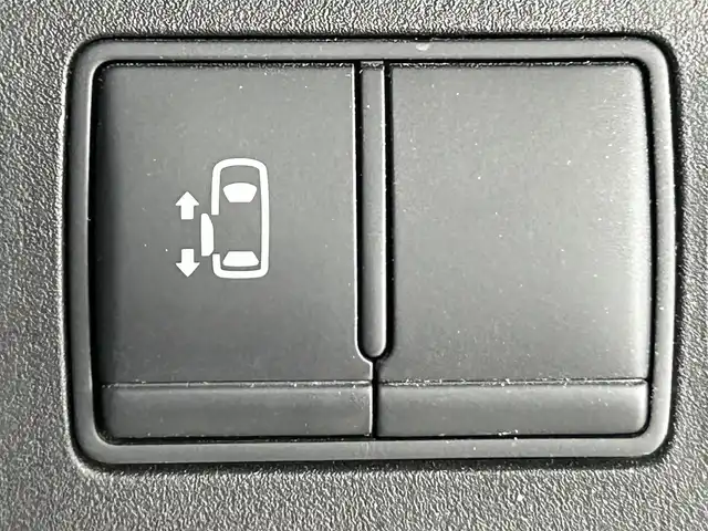 日産 セレナ ハイウェイスター 道央・札幌 2013(平25)年 8.3万km ブリリアントホワイトパール ・４WD/・純正メモリナビ/・フルセグTV/・CD/DVD/・Bluetooth/・パワースライドドア/・ETC/・クルーズコントロール/・プッシュスタート/・スマートキー/・純正エンジンスターター/・電格ミラー/・オートライト/・オートエアコン/・純正フロアマット/・純正ドアバイザー/・キセノンヘッドライト/・横滑り防止装置/・HIDヘッドライト/・フォグライト/・オートライト