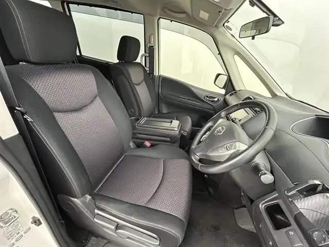 日産 セレナ ハイウェイスター 道央・札幌 2013(平25)年 8.3万km ブリリアントホワイトパール ・４WD/・純正メモリナビ/・フルセグTV/・CD/DVD/・Bluetooth/・パワースライドドア/・ETC/・クルーズコントロール/・プッシュスタート/・スマートキー/・純正エンジンスターター/・電格ミラー/・オートライト/・オートエアコン/・純正フロアマット/・純正ドアバイザー/・キセノンヘッドライト/・横滑り防止装置/・HIDヘッドライト/・フォグライト/・オートライト