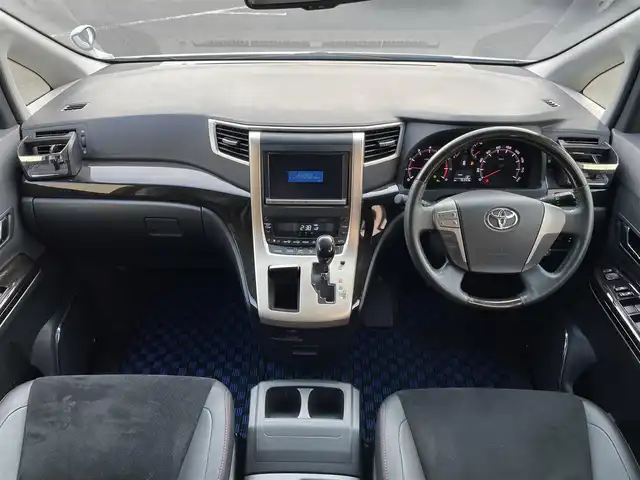 トヨタ ヴェルファイア 2．4Z ゴールデンアイズ 東京都 2013(平25)年 7.6万km ホワイトパールクリスタルシャイン 純正８型ナビ　/後席１１型モニター　/モデリスタエアロ　/電動リアゲート　/ハーフレザー　/両側電動ドア　/クルーズコントロール　/ビルトインＥＴＣ　/純正１８インチＡＷ　/社外１８インチＡＷ車載　/禁煙