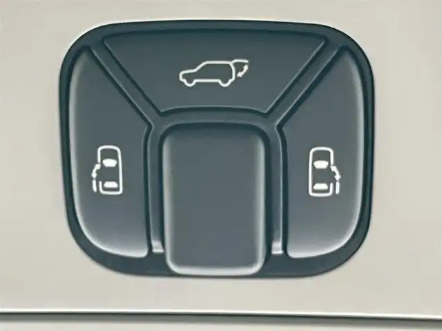 トヨタ ヴェルファイア 2．4Z ゴールデンアイズ 東京都 2013(平25)年 7.6万km ホワイトパールクリスタルシャイン 純正８型ナビ　/後席１１型モニター　/モデリスタエアロ　/電動リアゲート　/ハーフレザー　/両側電動ドア　/クルーズコントロール　/ビルトインＥＴＣ　/純正１８インチＡＷ　/社外１８インチＡＷ車載　/禁煙