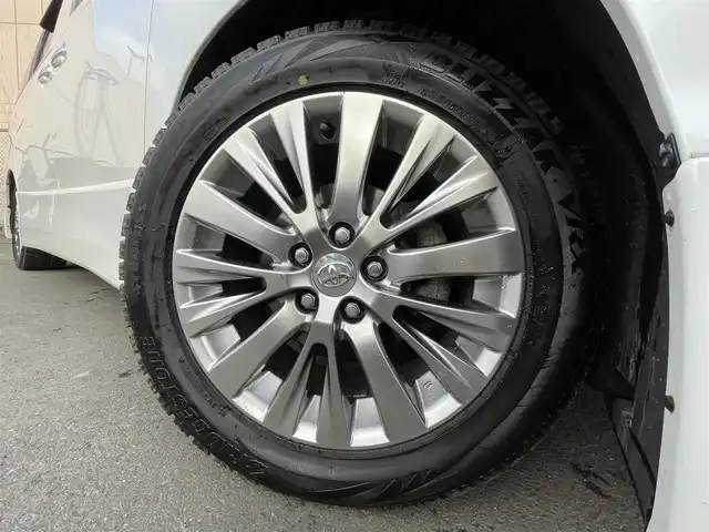 トヨタ ヴェルファイア 2．4Z ゴールデンアイズ 東京都 2013(平25)年 7.6万km ホワイトパールクリスタルシャイン 純正８型ナビ　/後席１１型モニター　/モデリスタエアロ　/電動リアゲート　/ハーフレザー　/両側電動ドア　/クルーズコントロール　/ビルトインＥＴＣ　/純正１８インチＡＷ　/社外１８インチＡＷ車載　/禁煙