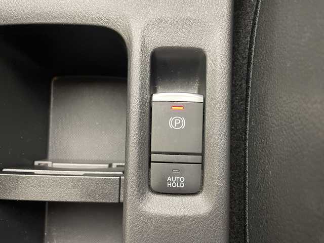 日産 キックス X 鹿児島県 2021(令3)年 5.3万km ブリリアントホワイトパール メーカーナビ/(BT/CD/DVD/AM/FM/フルセグTV)/ワンオーナー/アラウンドビューモニター/エマージェンシーブレーキ/プロパイロット/デジタルインナーミラー/電動パーキングブレーキ/オートホールド/オートマチックハイビーム/前後コーナーセンサー/レーンキープアシスト/バックカメラ/アイドリングストップ/ハーフレザーシート/ETC/スペアキー/純正フロアマット/革巻きステアリング/ステアリングスイッチ/純正LEDヘッドライト/保証書/取扱説明書