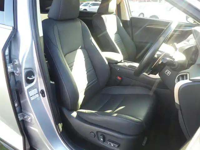 レクサス ＮＸ 300 Iパッケージ 千葉県 2019(平31)年 3.9万km プラチナムシルバーメタリック Lexus Safety System+/・プリクラッシュセーフティ/・レーンディパーチャーアラート/・オートハイビーム/・レーダークルーズコントロール/・ブラインドスポットモニター/純正SDナビ/地デジTV/【DVD/CD再生機能　Bluetooth接続】/パノラミックビューモニター/革巻きステアリング/ステアリングスイッチ/ステアリングヒーター/パドルシフト/ETC（2.0）/LEDヘッドライト/フォグライト/ウインカーミラー/クリアランスソナー/純正18インチアルミホイル/サイド/カーテンエアバッグ/スマートキー