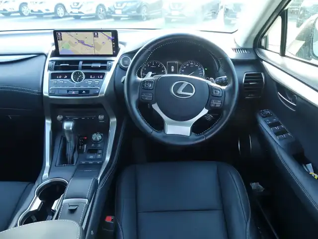 レクサス ＮＸ 300 Iパッケージ 千葉県 2019(平31)年 3.9万km プラチナムシルバーメタリック Lexus Safety System+/・プリクラッシュセーフティ/・レーンディパーチャーアラート/・オートハイビーム/・レーダークルーズコントロール/・ブラインドスポットモニター/純正SDナビ/地デジTV/【DVD/CD再生機能　Bluetooth接続】/パノラミックビューモニター/革巻きステアリング/ステアリングスイッチ/ステアリングヒーター/パドルシフト/ETC（2.0）/LEDヘッドライト/フォグライト/ウインカーミラー/クリアランスソナー/純正18インチアルミホイル/サイド/カーテンエアバッグ/スマートキー
