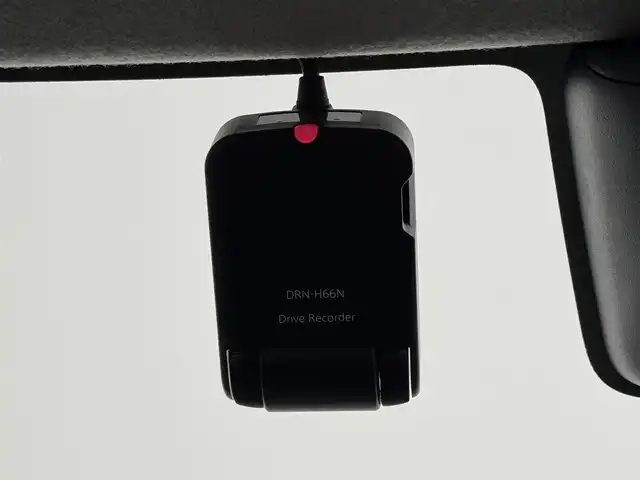 ダイハツ ムーヴ キャンバス X LTD メイクアッフ SA Ⅱ 三重県 2016(平28)年 3.7万km パールホワイトⅢ/ファインミントメタリック 2トーン ガソリン/FF/インパネCVT/純正 8インチナビ NSZN-X67D/（ｔV/CD/DVD/iPod/MEMORY MUSIC/SD/Bluetooth/FM/AM/USB/HDMI/ドラレコ）/パノラマモニター/両側パワースライドドア/ドライブレコーダー 前方 ナビ連動/ETC2.0/衝突回避システム スマートアシストII/・衝突回避支援ブレーキ機能/・衝突警報機能（対車両・対歩行者）/・先行車発進お知らせ機能/・誤発進抑制制御機能/・後方誤発進抑制制御機能/・車線逸脱警報機能/装備/・オートエアコン/・オートライト、ヘッドランプ自動消灯システム/・LEDフロントフォグランプ/・ステアリングリモコン/・ヘッドライトレベライザー/・プッシュスタート/・電動格納ドアミラー/・全席パワーウィンドウ/・パワーステアリング/・2トーン色 『パールホワイトIII/ファインミントメタリック 2トーン［XE7］』/・保/取/・予備スマートキーx1