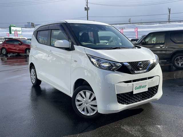 日産 デイズ S 青森県 2019(令1)年 3.5万km ホワイト ・4WD/・純正ナビ/・ワンセグ/・AM/FM/CD/AUX/・Bluetooth/・衝突軽減ブレーキ/・車線逸脱防止装置/・アイドリングストップ/・前後コーナーセンサー/・シートヒーター(D＋N席)/・キーレスキー/・ライトレベライザー/・電動格納ミラー/・保証書/取説