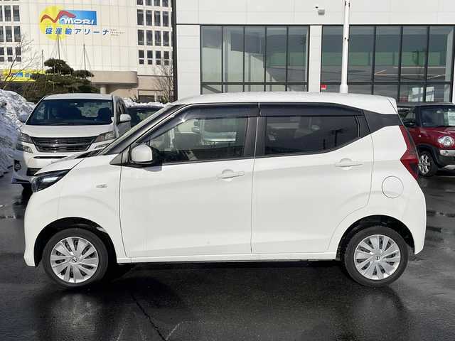 日産 デイズ S 青森県 2019(令1)年 3.5万km ホワイト ・4WD/・純正ナビ/・ワンセグ/・AM/FM/CD/AUX/・Bluetooth/・衝突軽減ブレーキ/・車線逸脱防止装置/・アイドリングストップ/・前後コーナーセンサー/・シートヒーター(D＋N席)/・キーレスキー/・ライトレベライザー/・電動格納ミラー/・保証書/取説