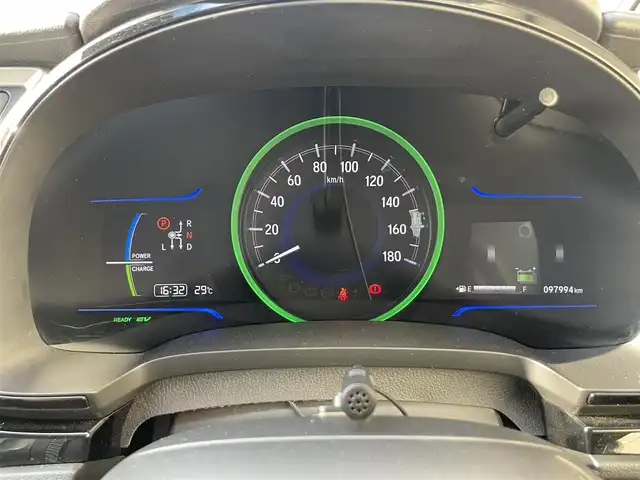 ホンダ シャトル ハイブリッド X 栃木県 2015(平27)年 9.8万km ホワイトオーキッドパール 株)IDOMが運営する【じしゃロン小山店】の自社ローン専用車両になります。こちらは現金またはオートローンご利用時の価格です。自社ローンご希望の方は別途その旨お申付け下さい//禁煙車/純正ワンセグナビ/（CD/DVD/AM/FMラジオ）/(Bluetooth)/スマートキー/プッシュスタート/バックカメラ/シティブレーキアクティブシステム/クルーズコントロール/ステアリングリモコン/電動格納ドアミラー/パワーウインドウ/防眩ミラー/オートライト