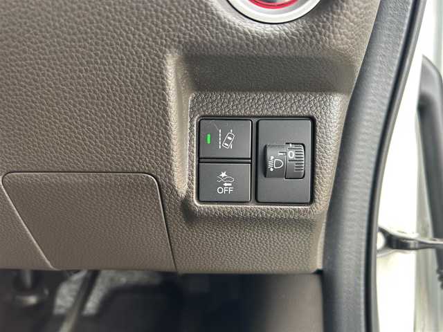 ホンダ Ｎ ＢＯＸ L ターボ 愛媛県 2023(令5)年 1.5万km プラチナホワイトパール 純正ナビ（Bluetooth/SD/CD/DVD/フルセグTV)/バックカメラ/前後ドライブレコーダー/両側パワースライドドア/ETC/Honda SENSING/衝突軽減ブレーキ（CMBS）/誤発進抑制機能/歩行者事故低減ステアリング/路外逸脱抑制機能/渋滞追従機能付アダプティブクルーズコントロール（ACC）/車線維持支援システム（LKAS）/先行車発進お知らせ機能/標識認識機能/後方誤発進抑制機能/LEDヘッドライト/オートマチックハイビーム/純正フロアマット/プッシュスタート/スマートキー
