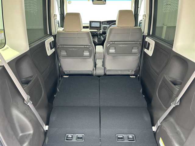 ホンダ Ｎ ＢＯＸ L ターボ 愛媛県 2023(令5)年 1.5万km プラチナホワイトパール 純正ナビ（Bluetooth/SD/CD/DVD/フルセグTV)/バックカメラ/前後ドライブレコーダー/両側パワースライドドア/ETC/Honda SENSING/衝突軽減ブレーキ（CMBS）/誤発進抑制機能/歩行者事故低減ステアリング/路外逸脱抑制機能/渋滞追従機能付アダプティブクルーズコントロール（ACC）/車線維持支援システム（LKAS）/先行車発進お知らせ機能/標識認識機能/後方誤発進抑制機能/LEDヘッドライト/オートマチックハイビーム/純正フロアマット/プッシュスタート/スマートキー