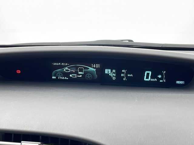 トヨタ プリウス S 千葉県 2013(平25)年 7.8万km ブラック 純正SDナビ【NSCP-W62】/　(AM/FM/CD/SD/TV/Bluetooth)/純正15インチアルミホイール/フォグランプ/ステアリングスイッチ/ETC/純正ドアバイザー/純正フロアマット/電動格納ウィンカーミラー/横滑り防止装置/エアバッグ(W＋サイド)/プッシュスタート/社外アルミホイール付スタッドレスタイヤ車載