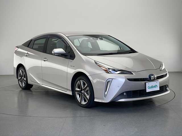 トヨタ プリウス A プレミアム　ツーリングセレ 長野県 2019(令1)年 6.7万km スティールブロンドM 4WD/JBLプレミアムサウンド/純正メモリナビ&フルセグTV&USB&BT/トヨタセーフティセンス/アダプティブクルーズコントロール/レーンディパーチャーアラート/プリクラッシュセーフティ/クリアランスソナー/ヘッドアップディスプレイ/ブラインドスポットモニター/オートマチックハイビーム/社外前後ドライブレコーダー/前席エアシート/前席シートヒーター/運転席パワーシート/ステアリングスイッチ/全方位カメラ/ビルトインETC2.0/LEDヘッドライト/オートライト/電動格納ミラー/ウィンカーミラー/純正17インチAW装着/純正フロアマット/プッシュスタート/スマートキー