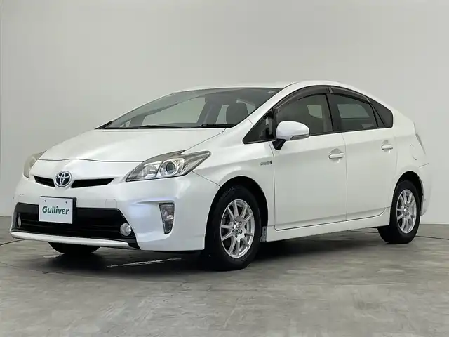 トヨタ プリウス S 群馬県 2014(平26)年 4.5万km ホワイトパールクリスタルシャイン 純正７インチナビ　バックカメラ　ＨＩＤライト　オートライト　社外１５インチＡＷ　フォグランプ　夏タイヤ積込　ビルトインETC　スマートキー　スペアキー　横滑り防止装置　盗難防止装置　ABS　禁煙車