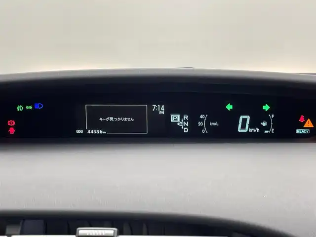 トヨタ プリウス S 群馬県 2014(平26)年 4.5万km ホワイトパールクリスタルシャイン 純正７インチナビ　バックカメラ　ＨＩＤライト　オートライト　社外１５インチＡＷ　フォグランプ　夏タイヤ積込　ビルトインETC　スマートキー　スペアキー　横滑り防止装置　盗難防止装置　ABS　禁煙車