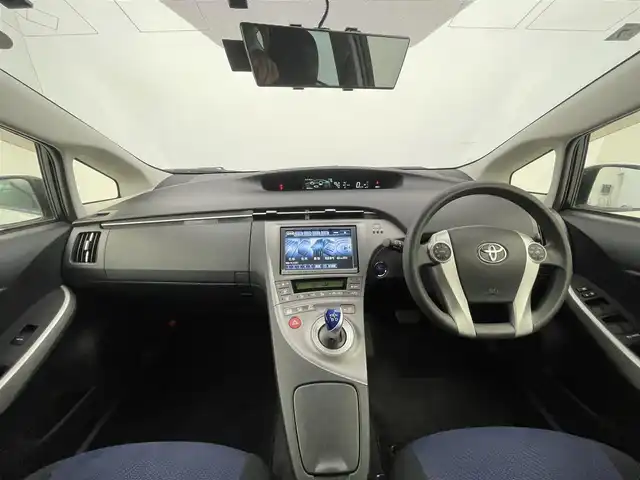 トヨタ プリウス S 群馬県 2014(平26)年 4.5万km ホワイトパールクリスタルシャイン 純正７インチナビ　バックカメラ　ＨＩＤライト　オートライト　社外１５インチＡＷ　フォグランプ　夏タイヤ積込　ビルトインETC　スマートキー　スペアキー　横滑り防止装置　盗難防止装置　ABS　禁煙車