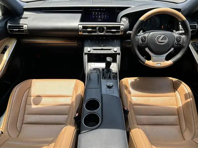 レクサス ＩＳ 200t Fスポーツ 滋賀県 2015(平27)年 6.6万km ホワイトノーヴァガラスフレーク 禁煙車/マークレビンソンプレミアムサラウンドシステム/純正ナビ/【CD/DVD/Bluetooth/AUX】/バックカメラ/ビルトインＥＴＣ/ムーンルーフ/ＴＲＤエアロ/革スポーツシートセット/・ベンチレーション/・ポジションメモリー/・メモリー付電動チルト/テレスコピックステアリング/・SRSエアバッグ（後席サイド）/・ドアミラーメモリー機能/ミリ派レーダー式プリクラッシュセーフティシステム/レーダークルーズコントロール/レーンディパーチャーアラート/オートマチックハイビーム/クリアランスソナー/ブラインドスポットモニター/ＬＥＤヘッドランプ/寒冷地仕様/・ヘッドランプクリーナー/・ＬＥＤリアフォグランプ/・デアイサー/ステアリングヒーター/シートヒーター/【Ｆ】エンブレム付革巻きステアリング