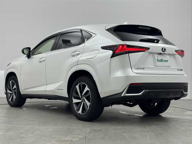 レクサス ＮＸ 300h ブラックシークエンス 愛知県 2019(平31)年 5.2万km ソニッククォーツ 純正ナビ/（フルセグ、CD、DVD、Bluetooth）/Bカメラ/左サイドカメラ/BSM/100V電源/ETC2.0/シートヒーター/ハンドルヒーター/本革シート/パワーバックドア/衝突軽減ブレーキ/レーンキープアシスト/LEDヘッドライト/パドルシフト/オートハイビーム/オートライト/スマートキー/ドラレコ前方