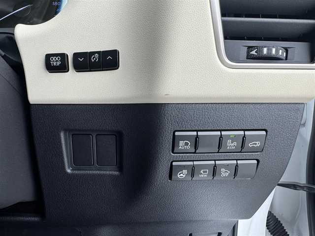レクサス ＮＸ 300h ブラックシークエンス 愛知県 2019(平31)年 5.2万km ソニッククォーツ 純正ナビ/（フルセグ、CD、DVD、Bluetooth）/Bカメラ/左サイドカメラ/BSM/100V電源/ETC2.0/シートヒーター/ハンドルヒーター/本革シート/パワーバックドア/衝突軽減ブレーキ/レーンキープアシスト/LEDヘッドライト/パドルシフト/オートハイビーム/オートライト/スマートキー/ドラレコ前方